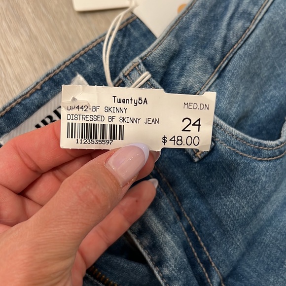 JBD Distressed Boyfriend Skinny Jeans - Picture 5 of 9